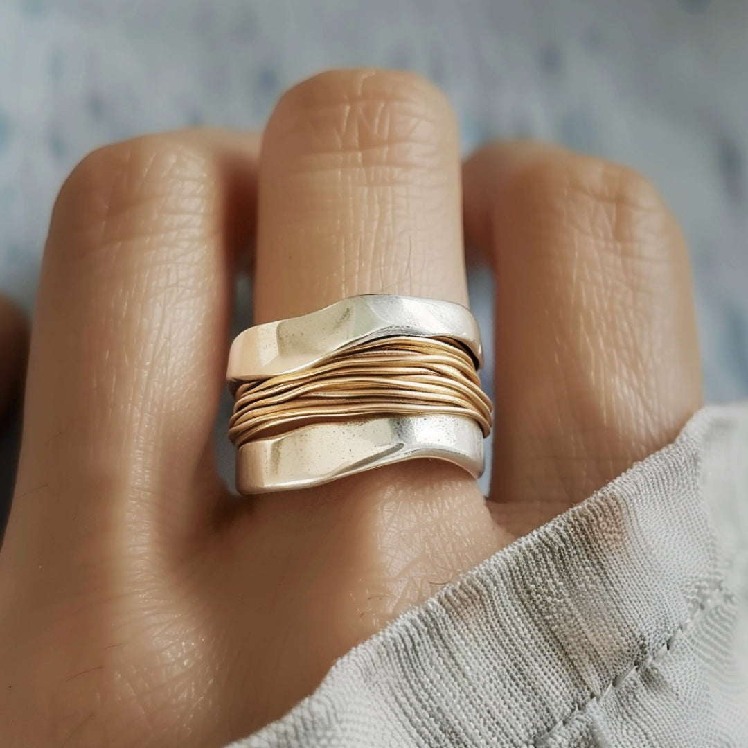 Ring i sølvbelagt guldtråd