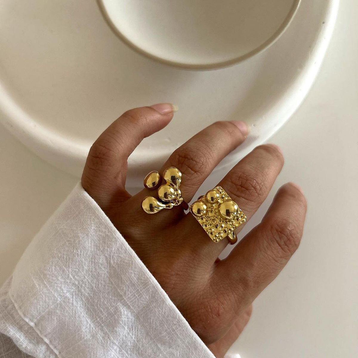 Justerbar guldring med klør – Moryet