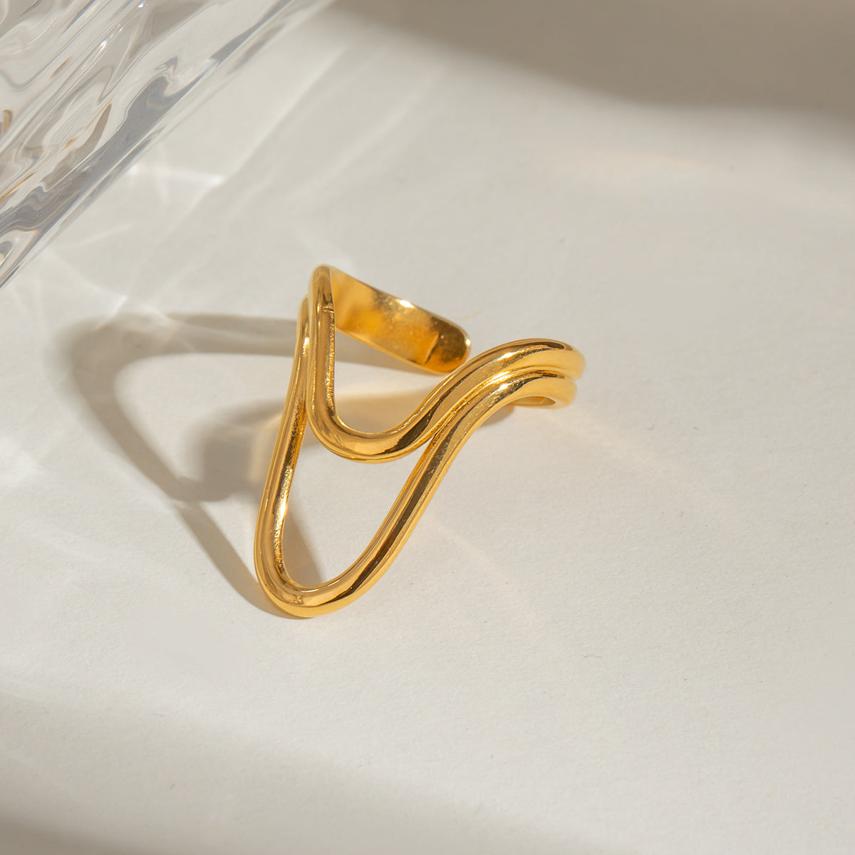 Elegant gylden enkel ring – Asger