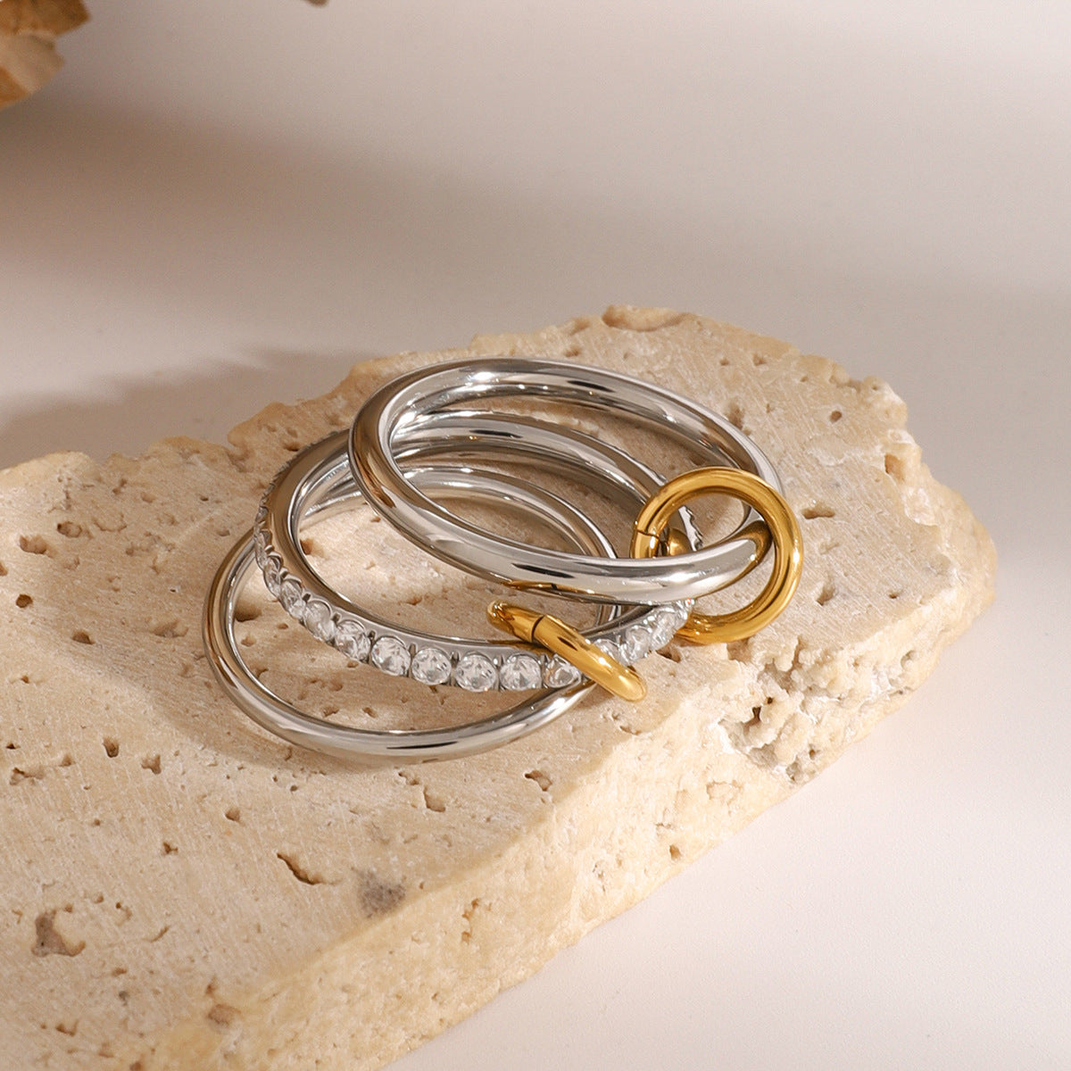 Stablet diamant ring med etisk frembragte simulater – Marion