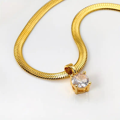 Elegant halskæde med rhinestone vedhæng i guld