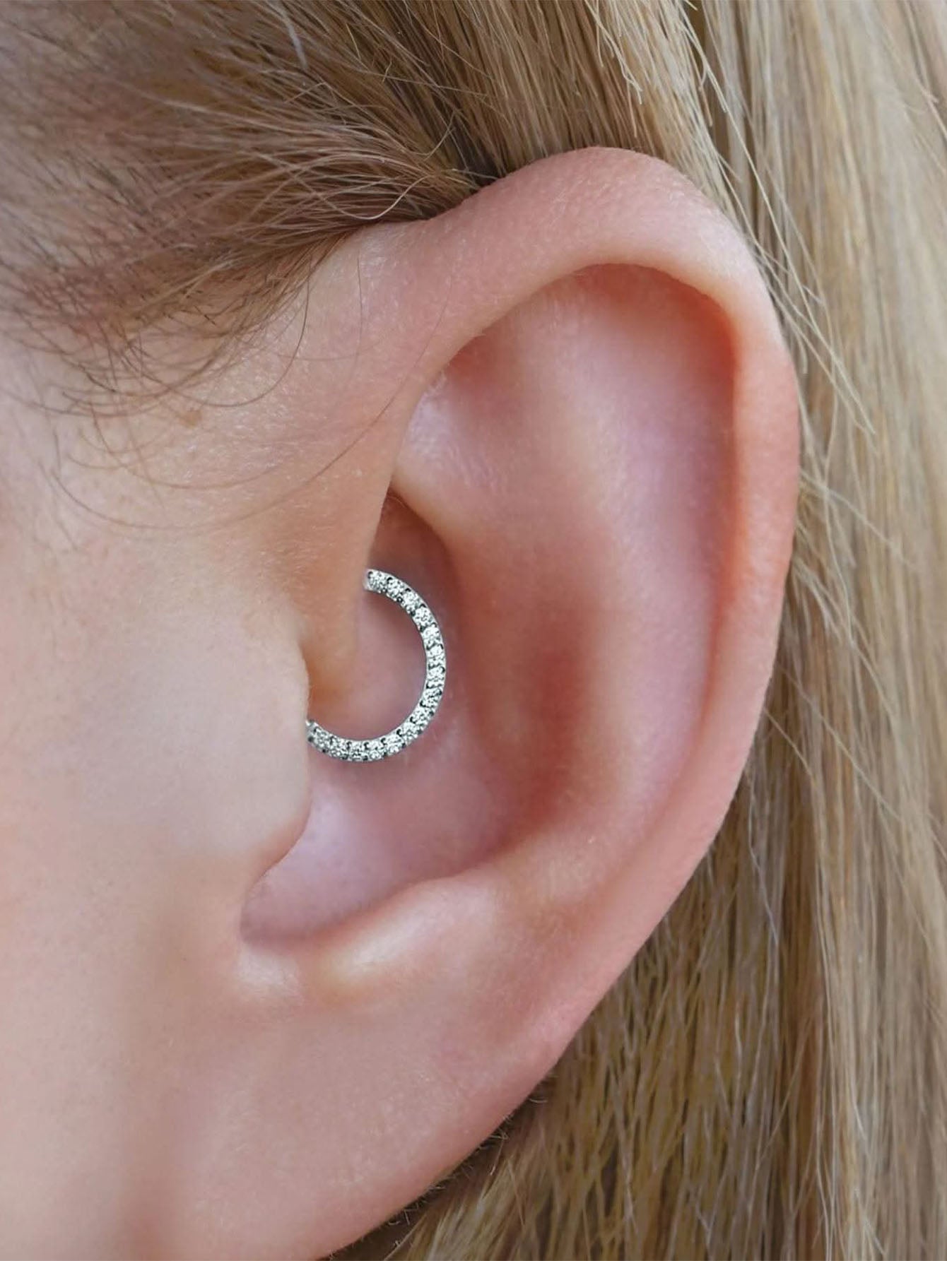 Vandafvisende Clicker med Zirkonia-Krystal til Daith- og Septum-Piercing – Ann Dow