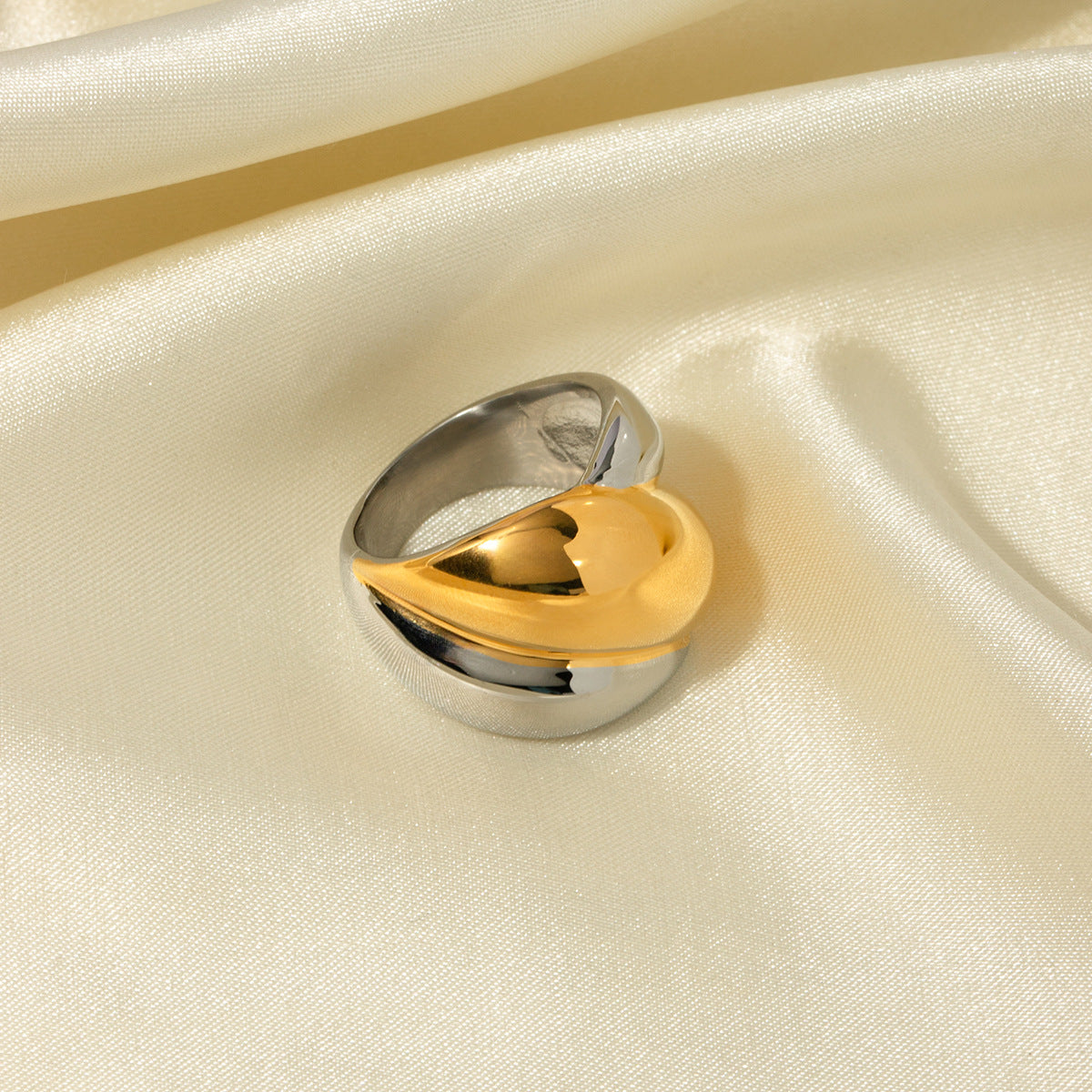 Stilfulde geometriske guld-ringe – Harewell