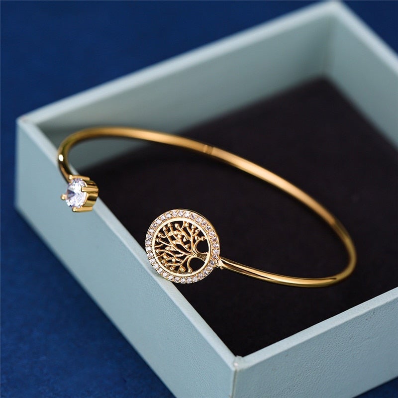 Elegant justerbar armbånd med livets træ-mønster for et enestående look