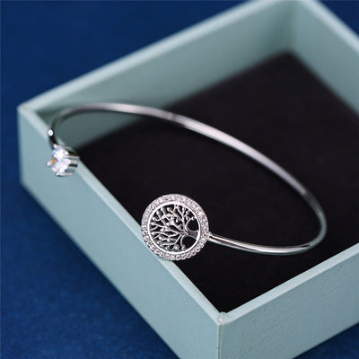 Elegant justerbar armbånd med livets træ-mønster for et enestående look