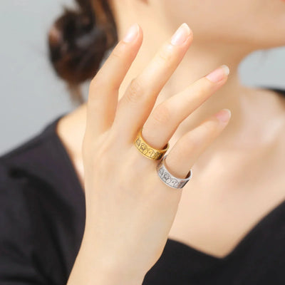 PawPrint Elegance Ring
