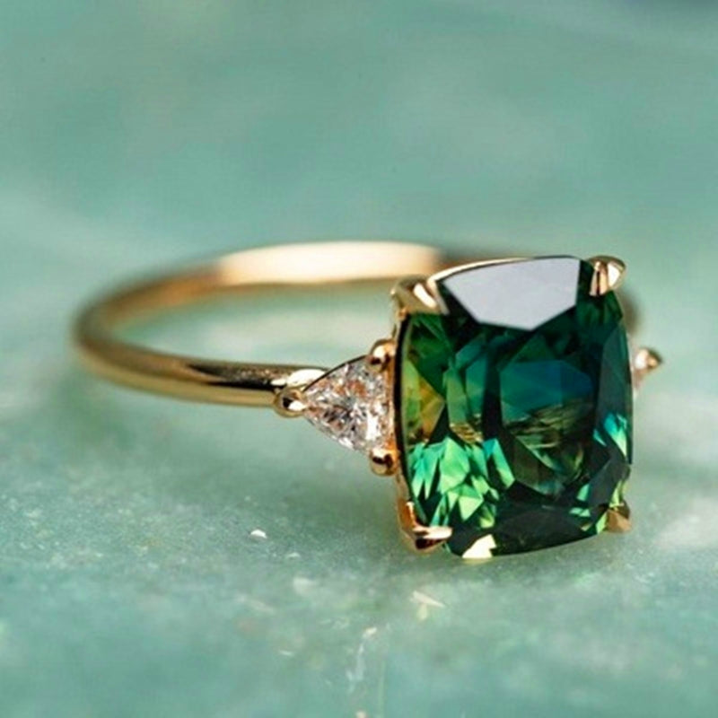 Ring med Grøn Zirkonium i Guld