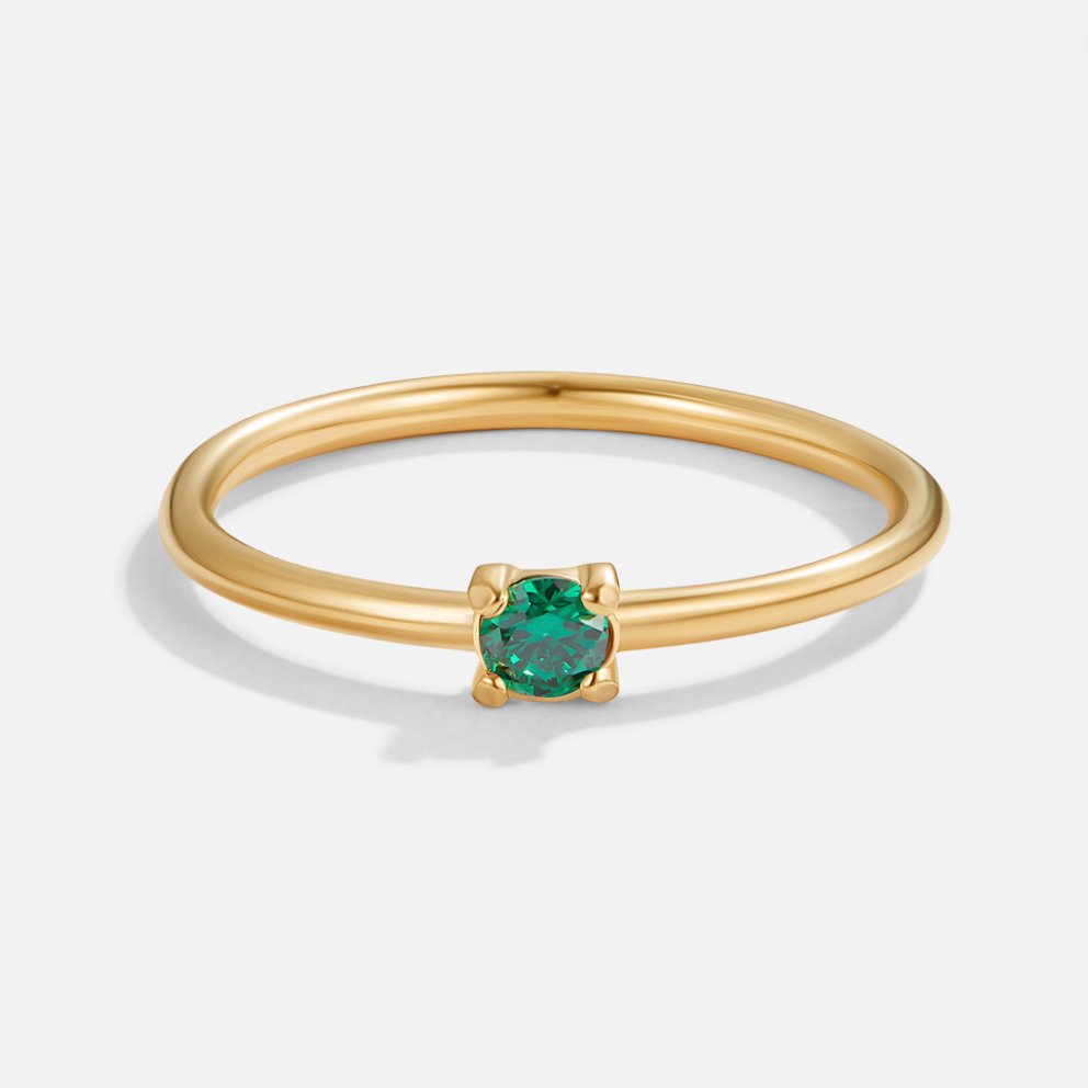 Guld ring med fødselssten