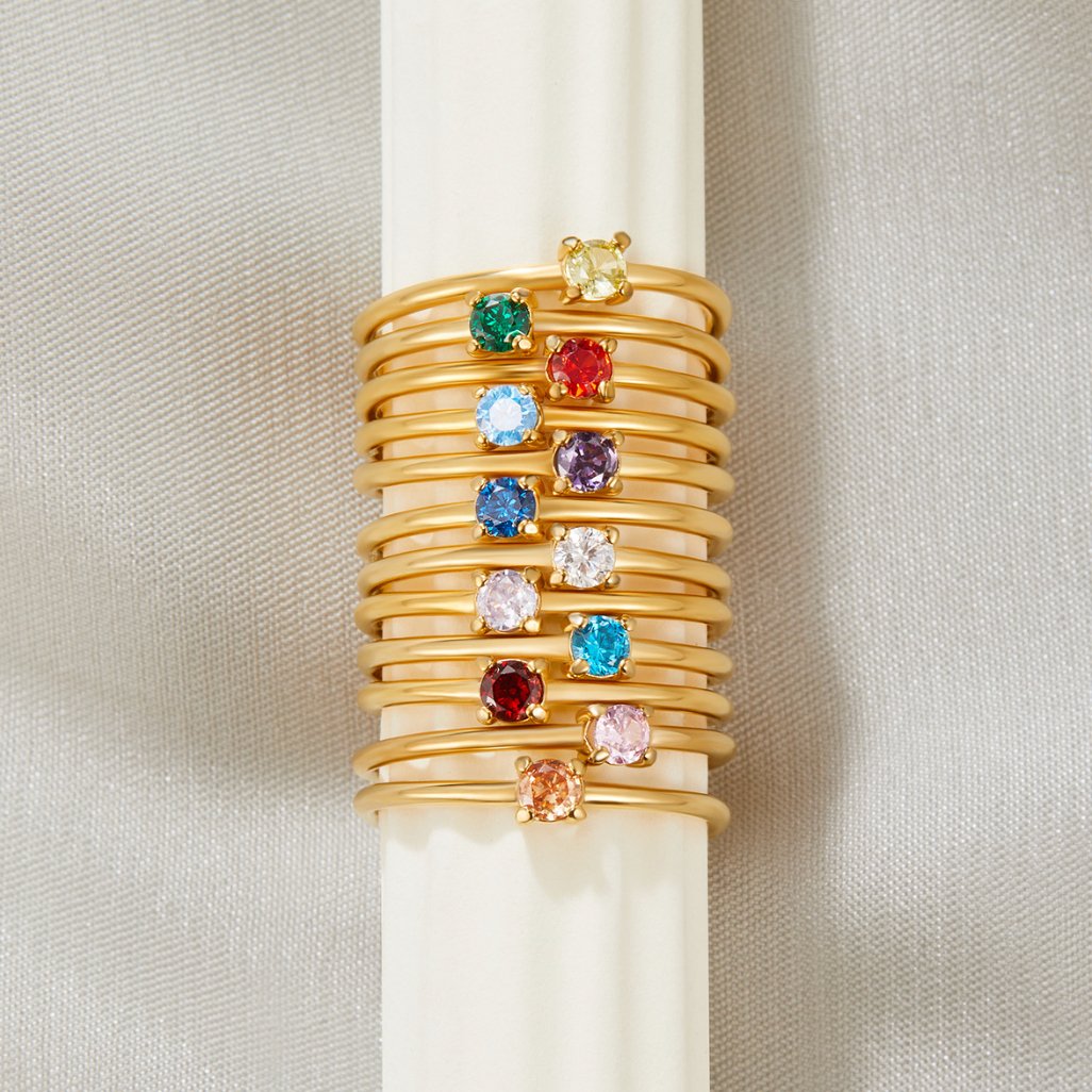 Guld ring med fødselssten