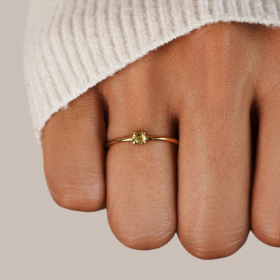 Guld ring med fødselssten