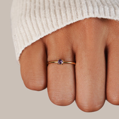 Guld ring med fødselssten