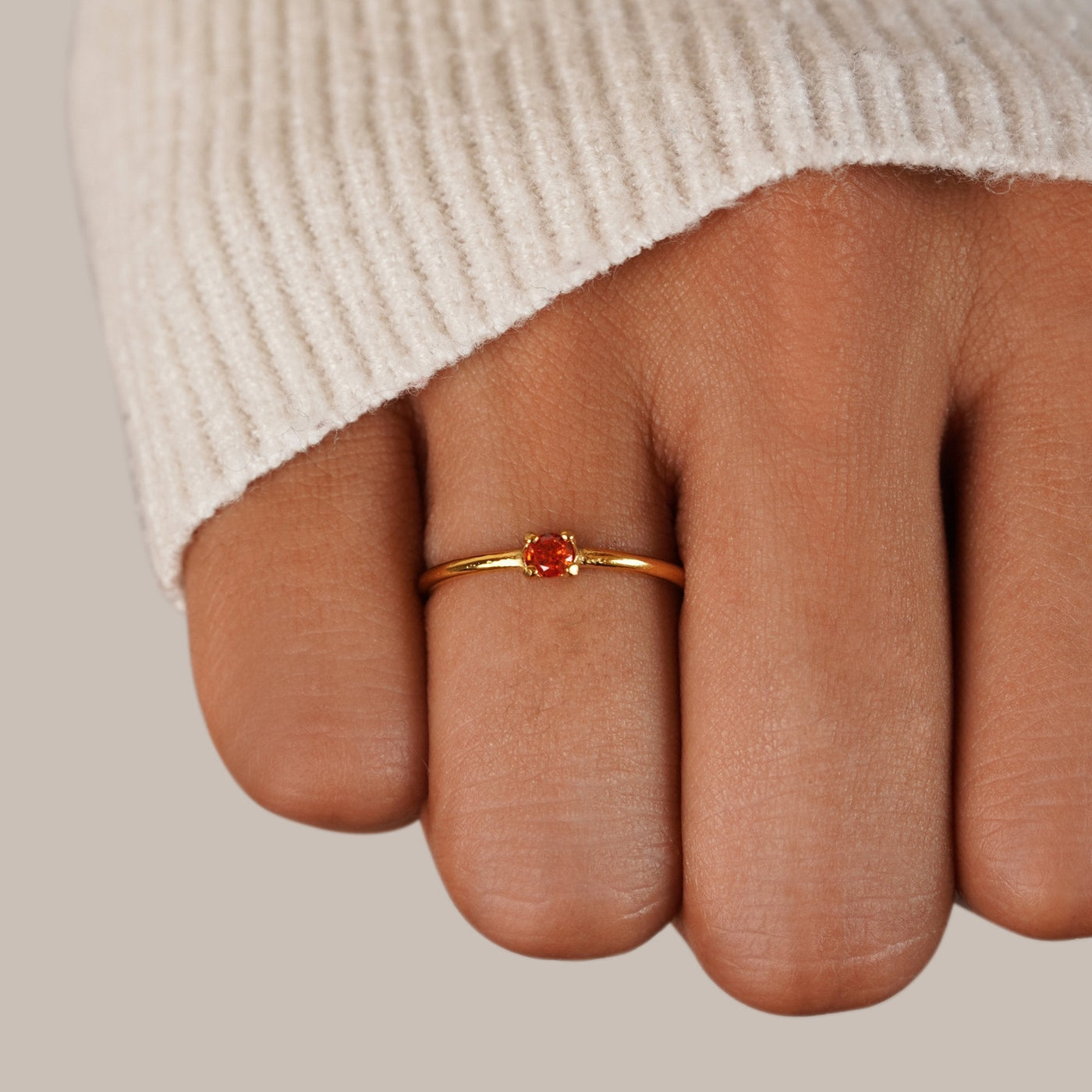 Guld ring med fødselssten