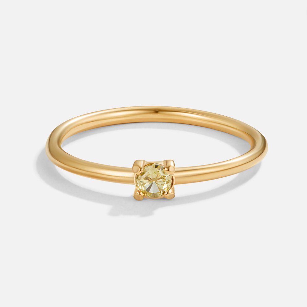 Guld ring med fødselssten