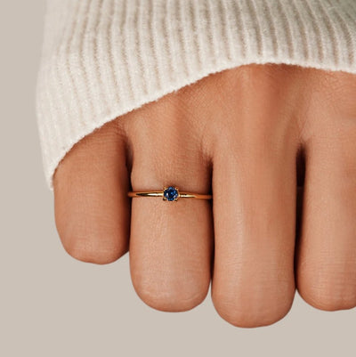 Guld ring med fødselssten