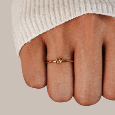 Guld ring med fødselssten