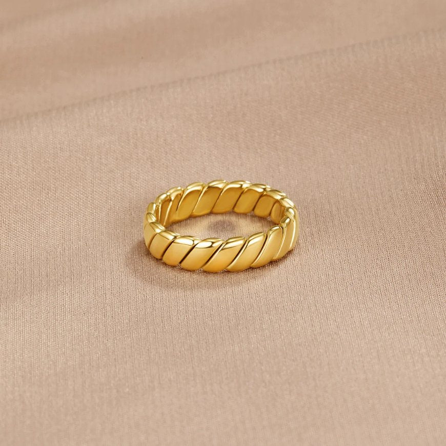 Endeløs Twist Ring af Calira