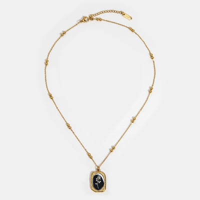 Rose Whisper Necklace: Delikat Kærligheds Charm