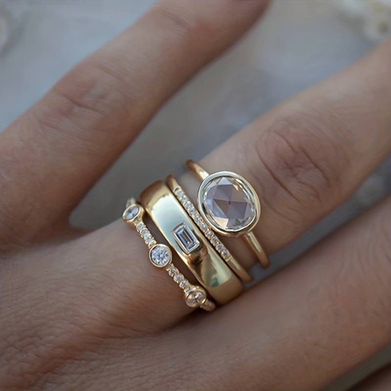 Vintage Ring i Guld og Zirkonium