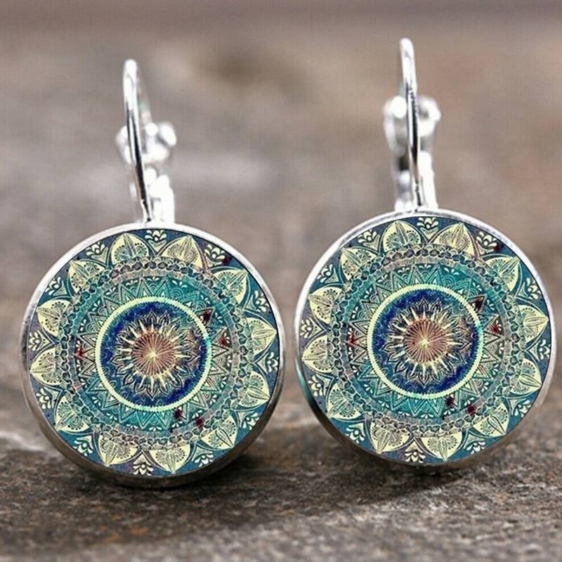 Elegante runde øreringe i vintage mandala stil