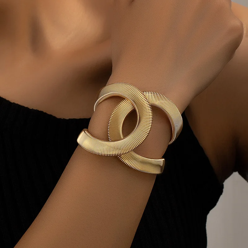 Elegant og chic dobbelt smykke til et exceptionelt look