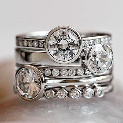 Elegant Sølv & Krystal Lagdelt Ring