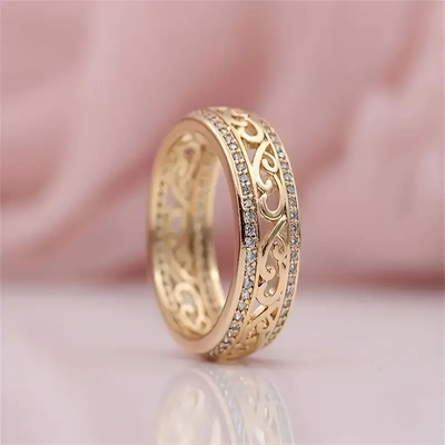 Elegant gylden ring Hohloha Hellera – luksusaccessory til alle anledninger